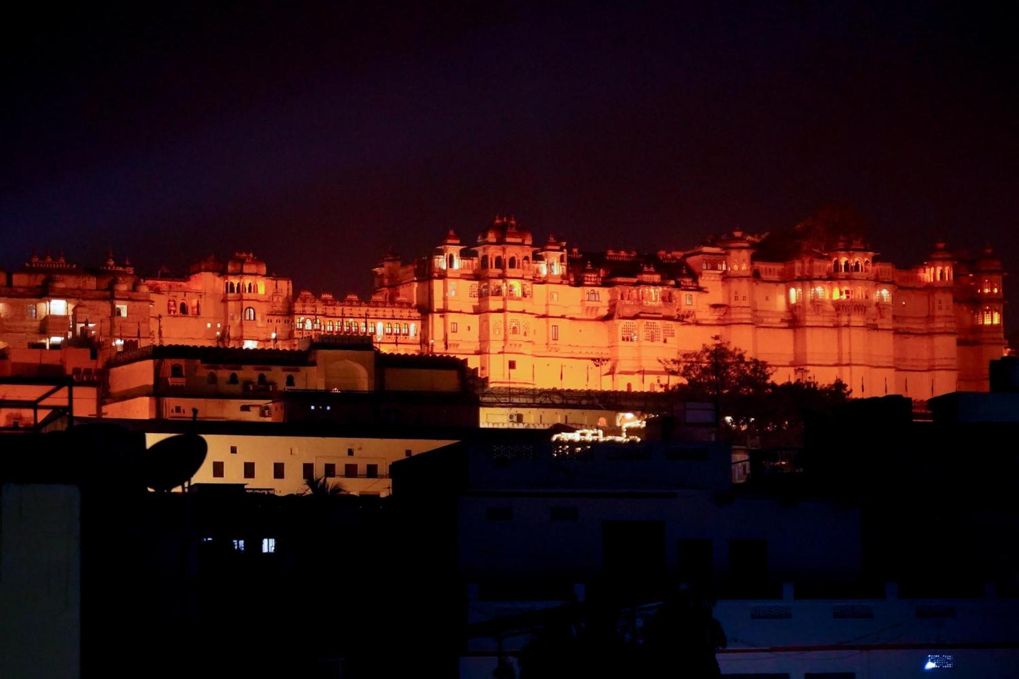 Shri Daulat Villas Udaipur Eksteriør billede